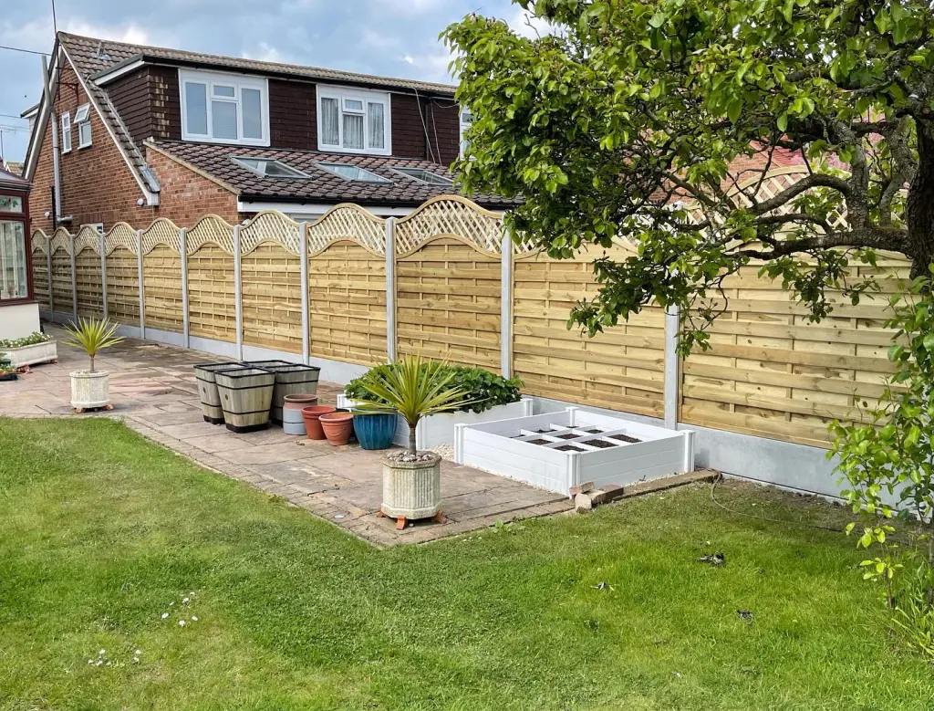 Do I need my neighbour’s permission to put a fence up in the UK?